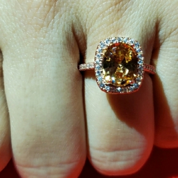 Beautiful Oval Cut Champagne Ring - Picture 8 of 8